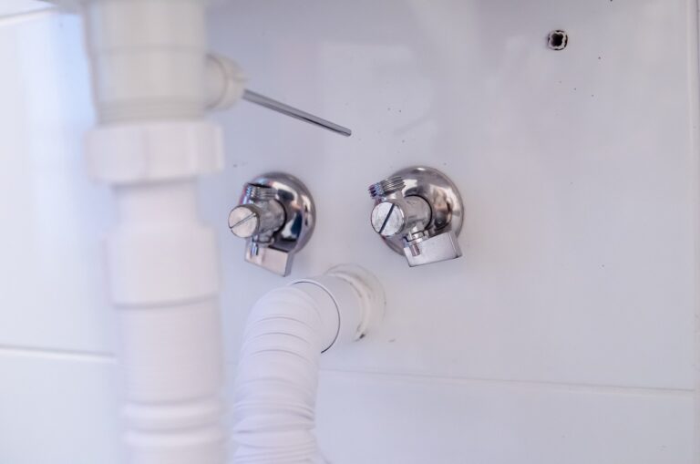 Comment choisir le bon chauffe-eau pour votre maison à Lyon